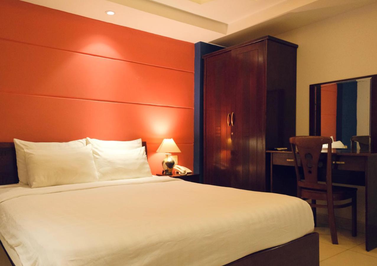Yaya Sai Gon Hotel Bui Vien Walking Street Хошимин Экстерьер фото