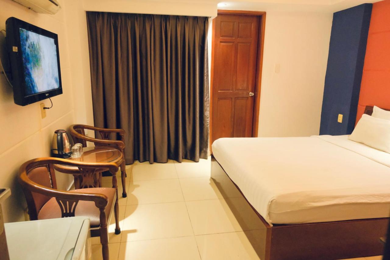 Yaya Sai Gon Hotel Bui Vien Walking Street Хошимин Экстерьер фото
